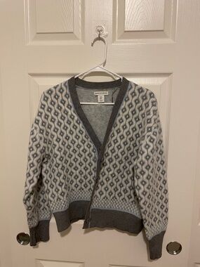 cupcakes & cashmere Gray blue and White Geometric V-Neck Cardigan